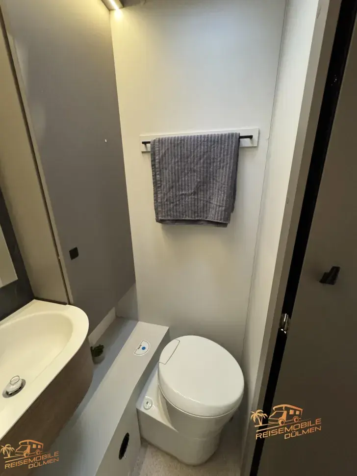 Fahrzeugbild LMC Cruiser 750 EF #29