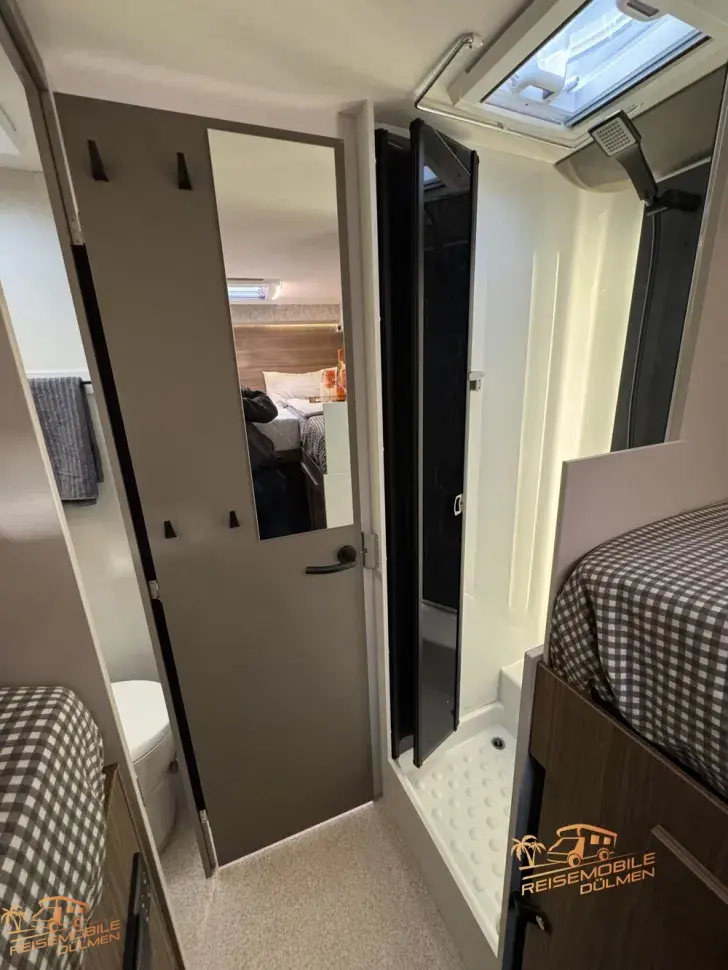 Fahrzeugbild LMC Cruiser 750 EF #30