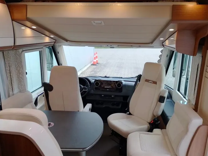 Fahrzeugbild Carthago c-tourer I 143 LE aus Vermietflotte #21