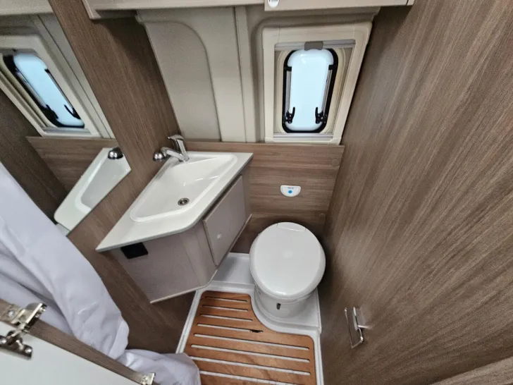 Fahrzeugbild Carado pro CV 602 8GAutom|NAVI/RFK|Ducato|Batt.190Ah #9