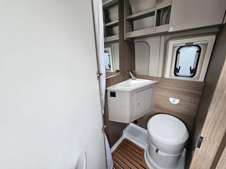 Fahrzeugbild Carado pro CV 602 8GAutom|NAVI/RFK|Ducato|Batt.190Ah #16