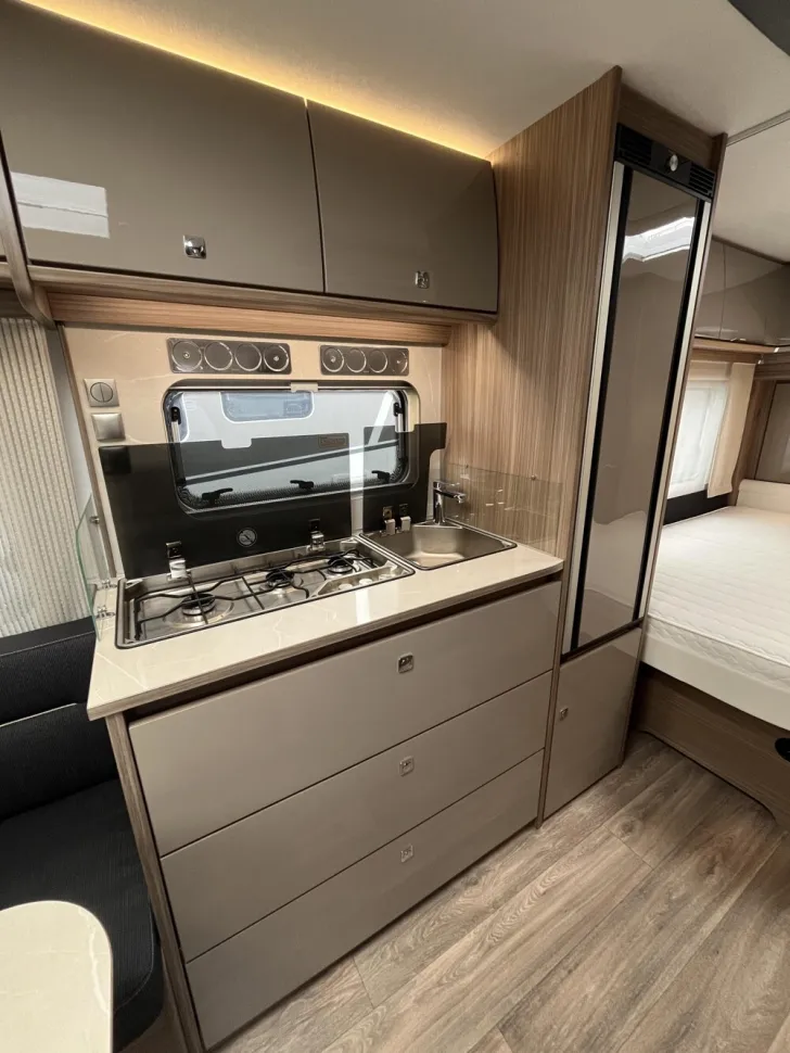 Fahrzeugbild Fendt Tendenza 465 SFB #9