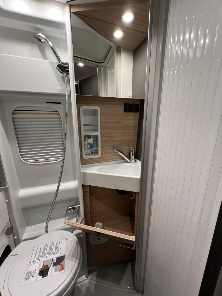 Fahrzeugbild Malibu Van first class - two rooms GT skyview 640 LE RB Fiat (731) #30