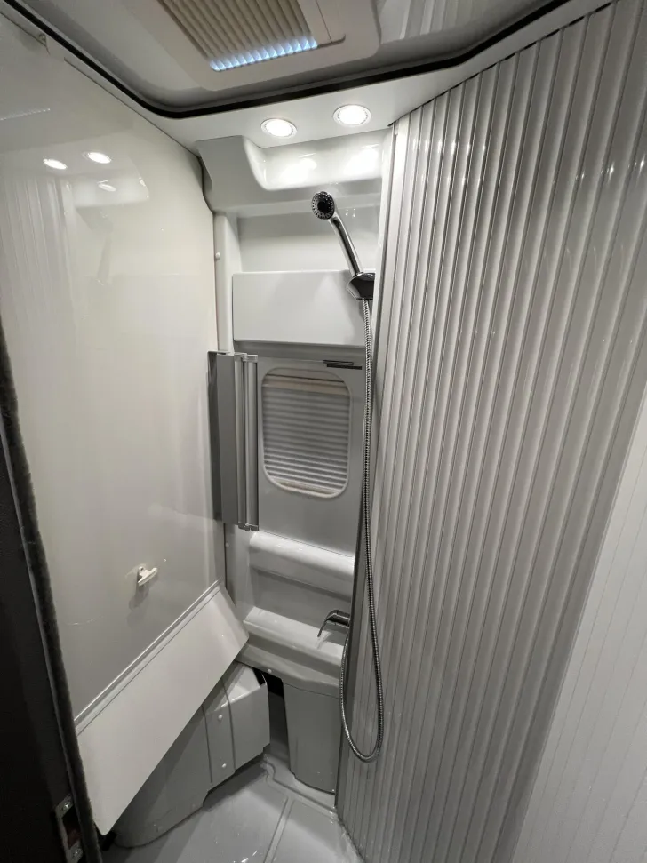 Fahrzeugbild Malibu Van first class - two rooms GT skyview 640 LE RB Fiat (731) #31