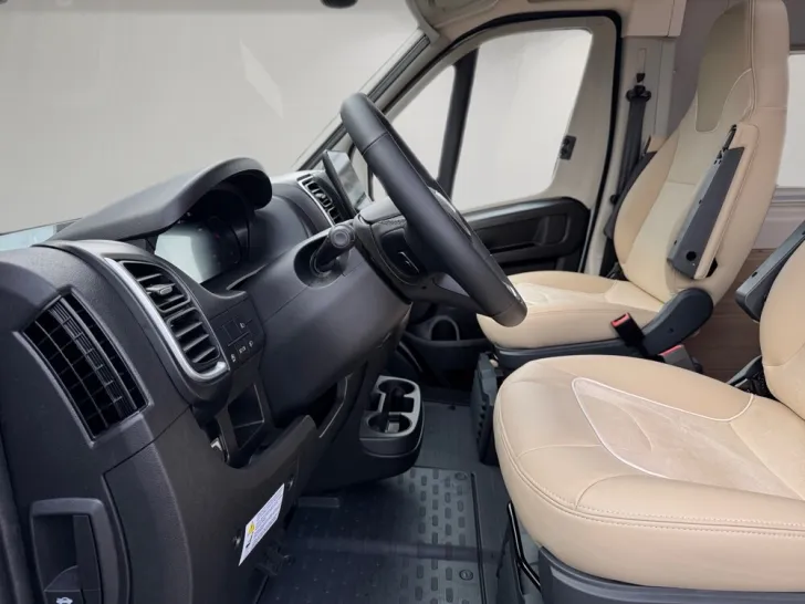 Fahrzeugbild Malibu Charming coupé 640 LE K #7