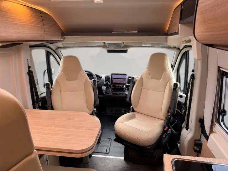 Fahrzeugbild Malibu Charming coupé 640 LE K #11