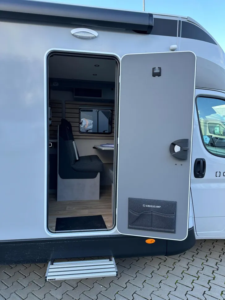 Fahrzeugbild Crosscamp EXPDN T 7.4 E Peugeot CC EXPDN7.4E #9