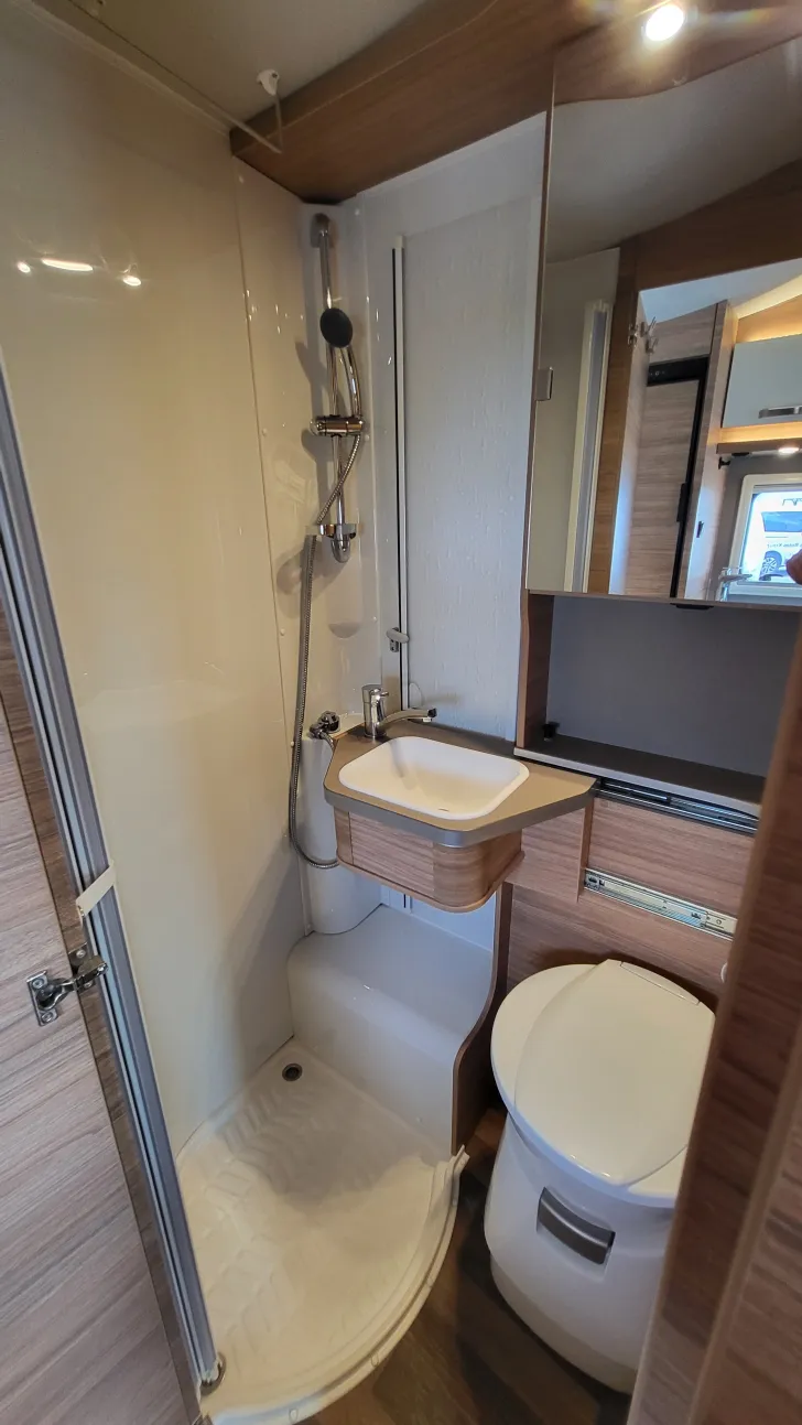 Fahrzeugbild Weinsberg CaraCompact Suite 640 MEG EDITION [PEPPER] #23