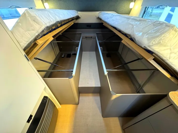 Fahrzeugbild Bürstner B66 520 TL Plus #19