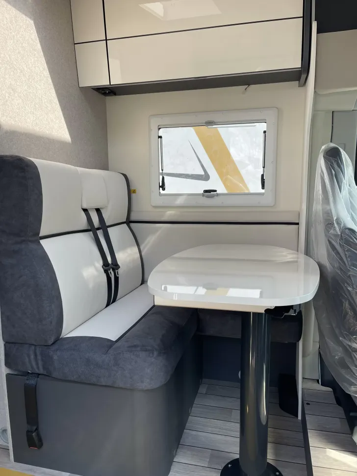 Fahrzeugbild Forster T Coupé 669 EB #6