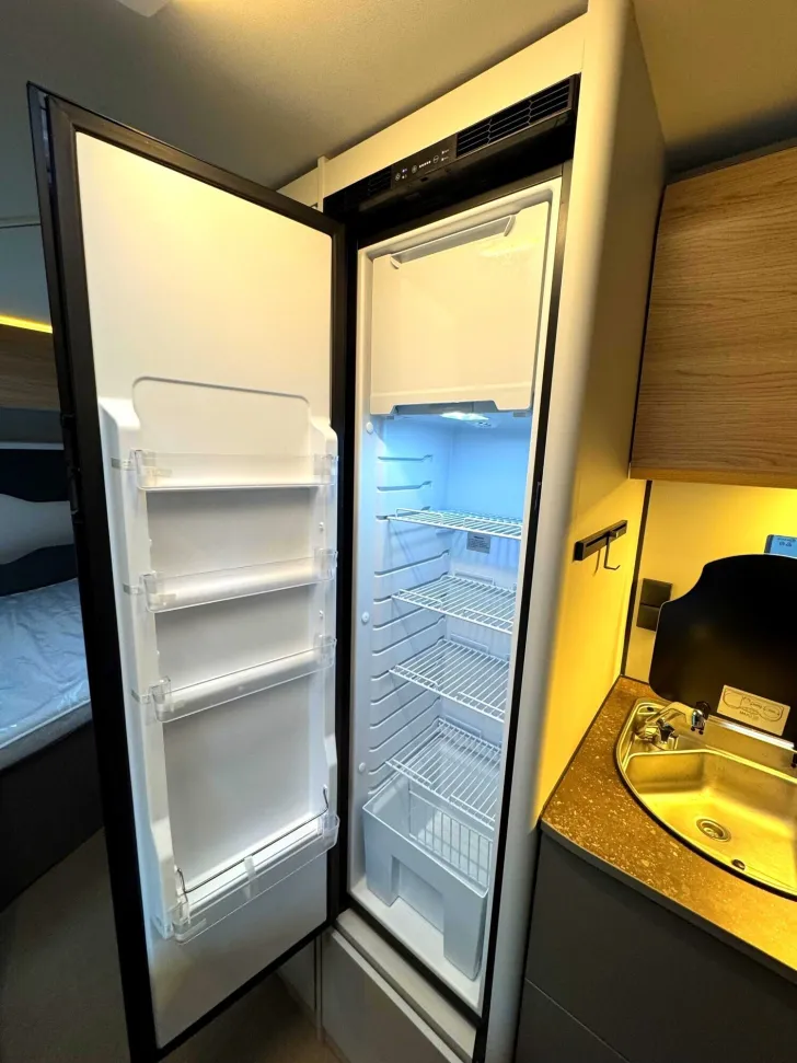 Fahrzeugbild Bürstner B66 560 TK FAMILY-MODEL|DUSCHE|AUFLASTUNG #12