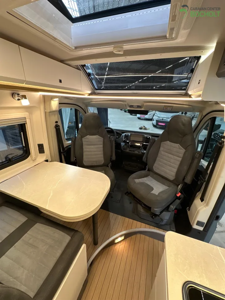 Fahrzeugbild Hobby Prestige Van First Edition 640 ET Modell 2026 / Adaptiver Tempomat #10