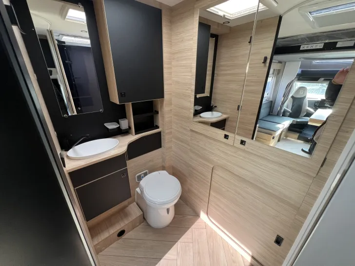 Fahrzeugbild Challenger Teilintegriert 260 Graphite Edition #34