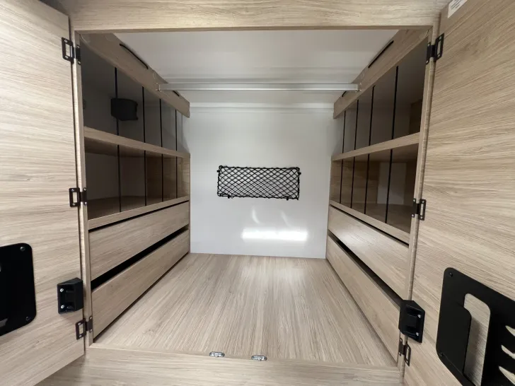 Fahrzeugbild Challenger Teilintegriert 260 Graphite Edition #38