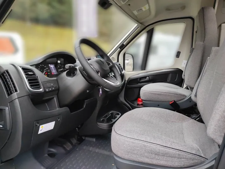 Fahrzeugbild Sunlight Cliff 600 IC-LINE #7