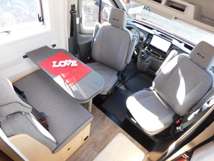 Fahrzeugbild Sunlight Cliff 4x4 590 Combi4D, AHK, Xenon, 18-Zoll Delta #13