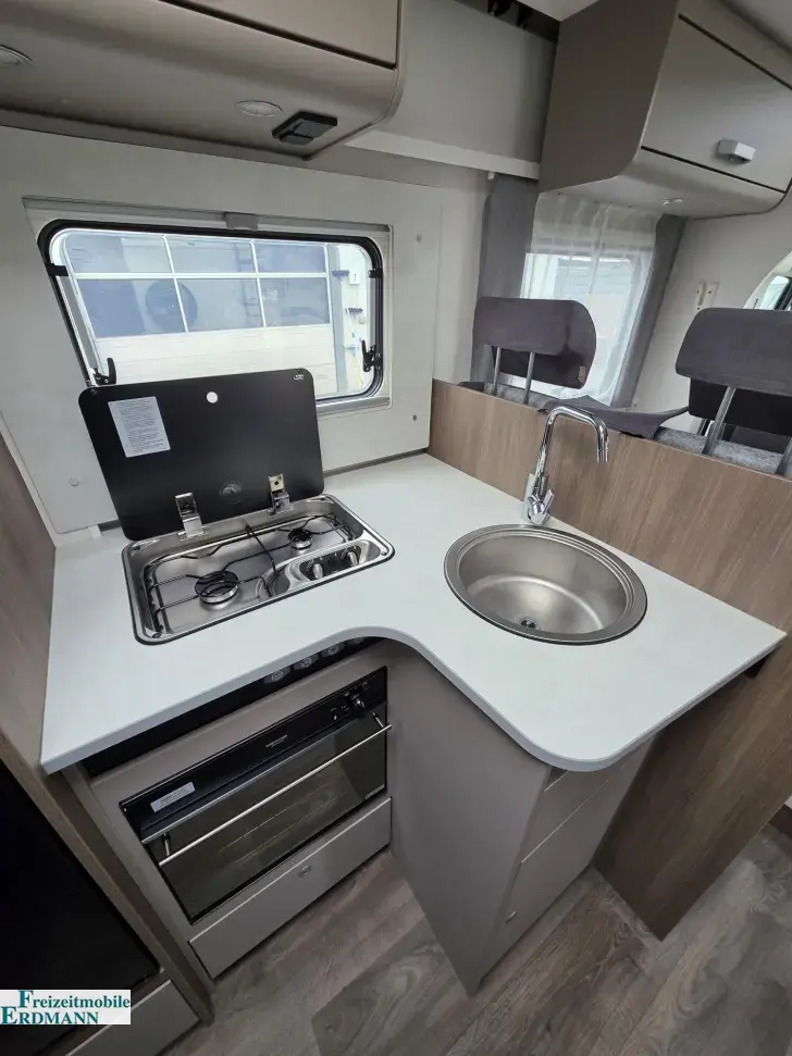 Fahrzeugbild Carado T 328 #12