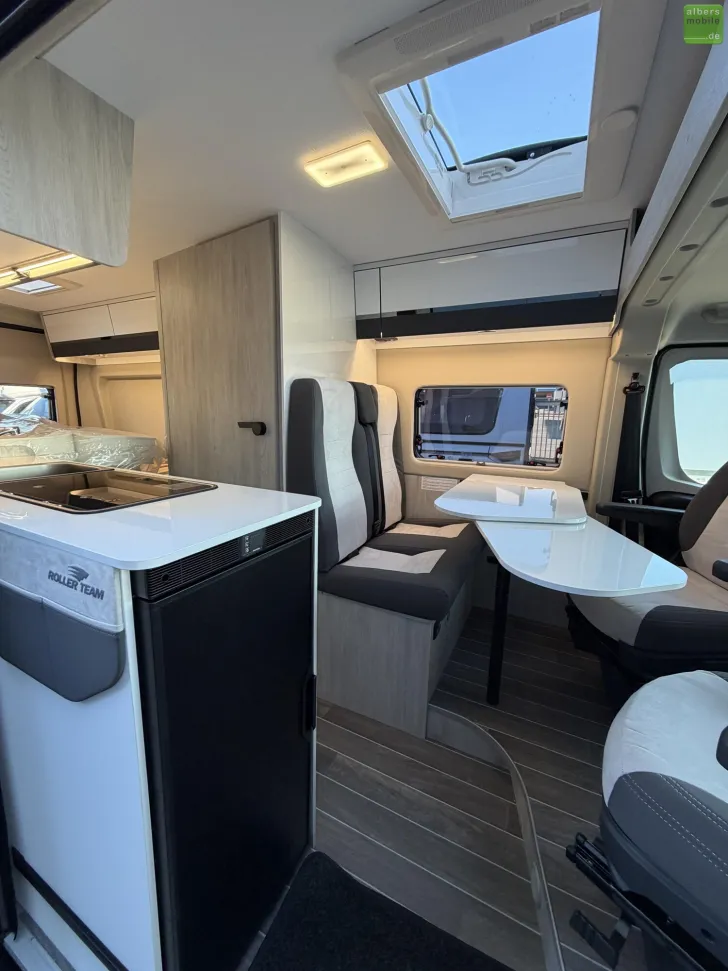 Fahrzeugbild Roller Team Livingstone GO Duo 180PS Safety ACC FullLED 2026 #9