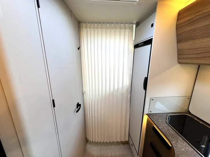 Fahrzeugbild Bürstner B66 TD 690 HUBBETT|LEDER|NAV+RFK|MARKISE|LITHIUM #14