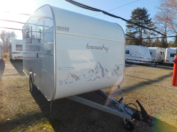 Fahrzeugbild Hobby Beachy 420 #1