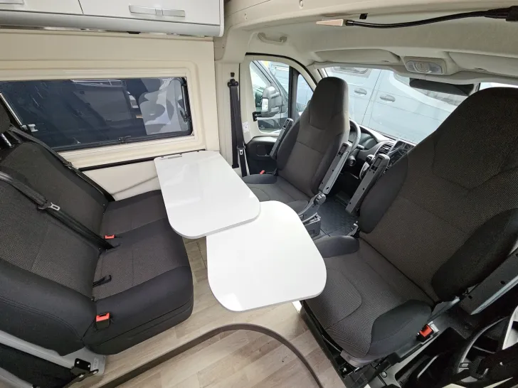 Fahrzeugbild Westfalia Columbus 601 D 180 PS Warmwasserhzg|Autom.|Solar #7