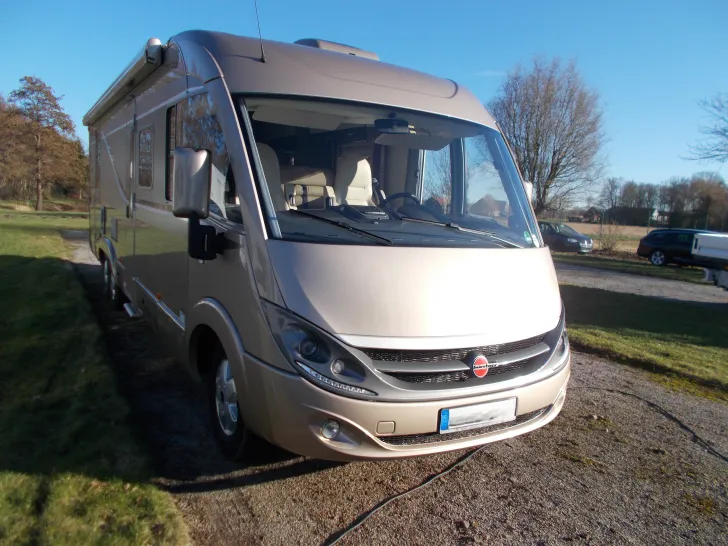 Fahrzeugbild Bürstner Elegance I 890 G #1