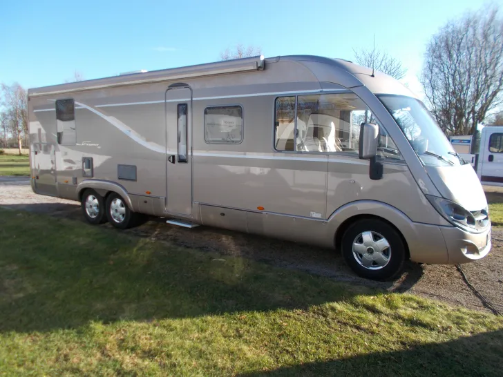 Fahrzeugbild Bürstner Elegance I 890 G #4