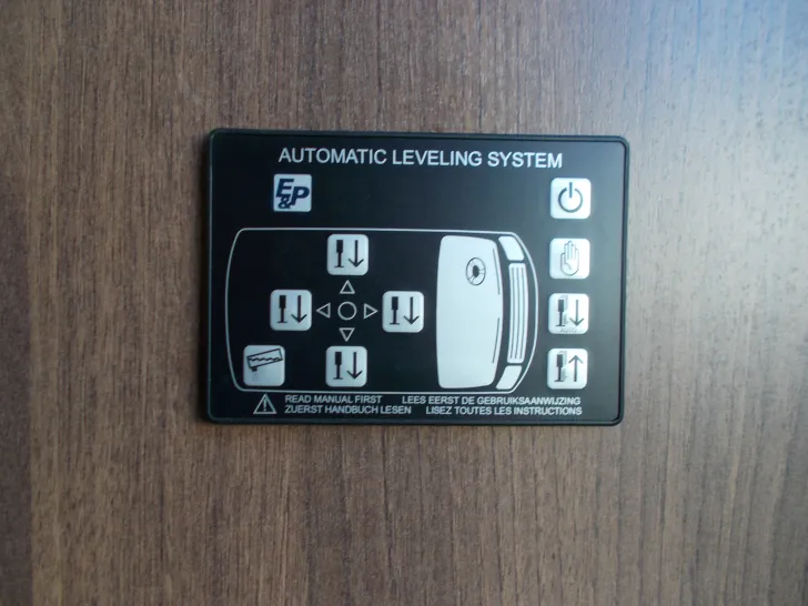Fahrzeugbild Bürstner Elegance I 890 G #40