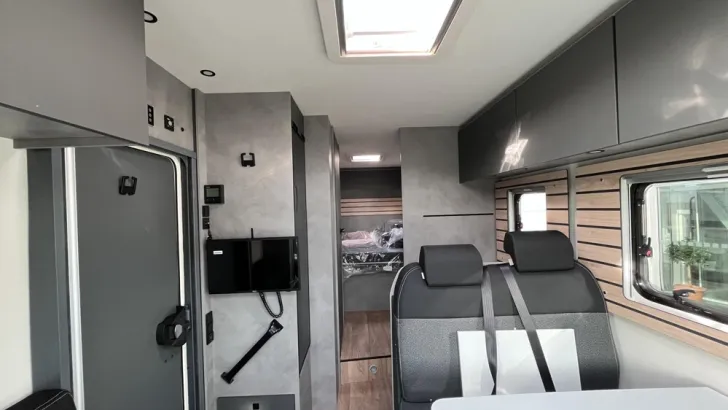 Fahrzeugbild Crosscamp EXPDN 7.4 D Peugeot #7