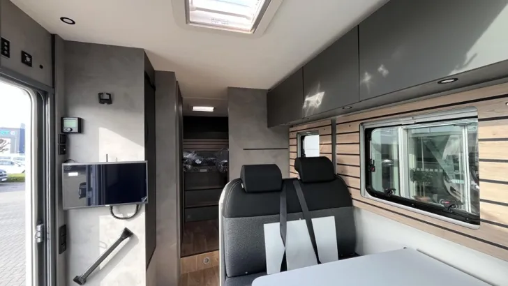 Fahrzeugbild Crosscamp EXPDN 7.4 E Peugeot #7