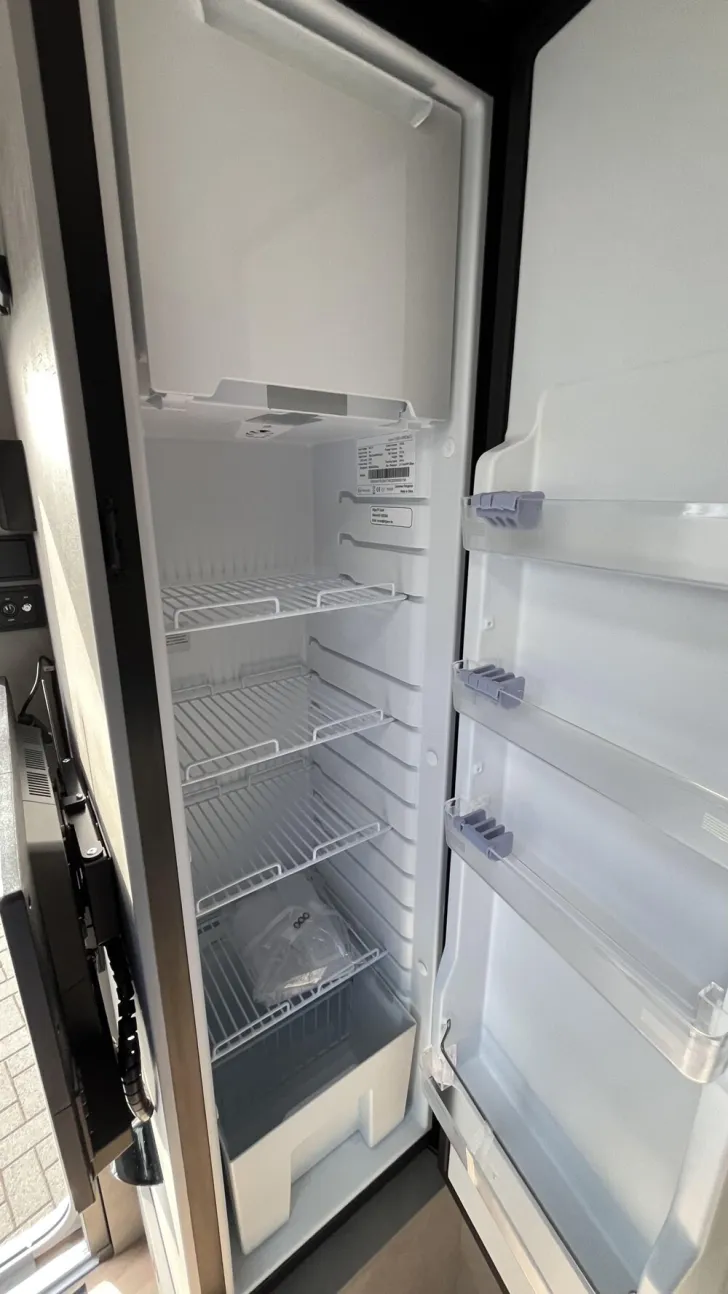 Fahrzeugbild Crosscamp EXPDN 7.4 E Peugeot #9