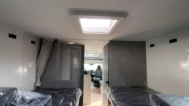 Fahrzeugbild Crosscamp EXPDN 7.4 E Peugeot #13