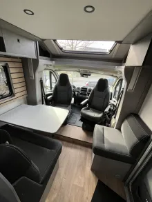 Fahrzeugbild Crosscamp EXPDN 7.4 E Peugeot #8