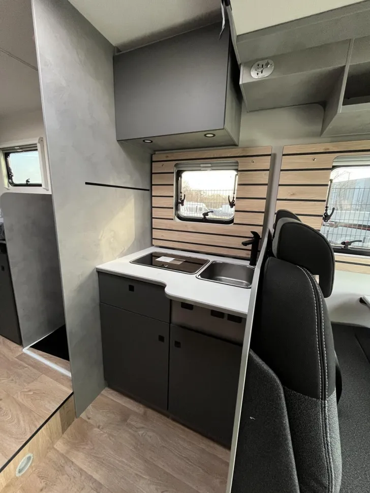 Fahrzeugbild Crosscamp EXPDN 7.4 E Peugeot #10