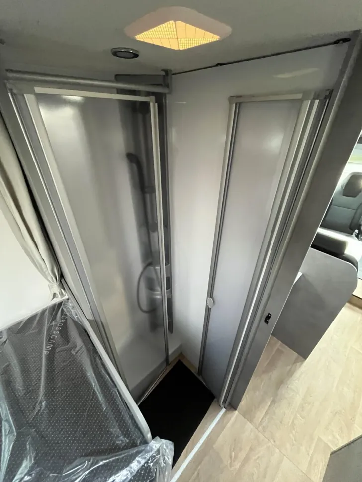 Fahrzeugbild Crosscamp EXPDN 7.4 E Peugeot #12