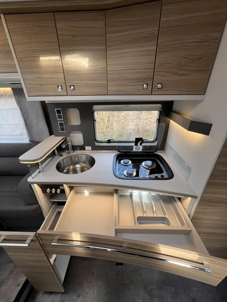 Fahrzeugbild Dethleffs Alpa A 6820-2 *4-Personen*SAT*TV*Navi*Lithium*RF #13