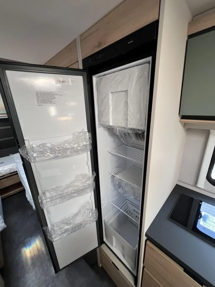 Fahrzeugbild Dethleffs Camper 550 ESK *ATC*Tür mit Fenster*2.000 kg* #8
