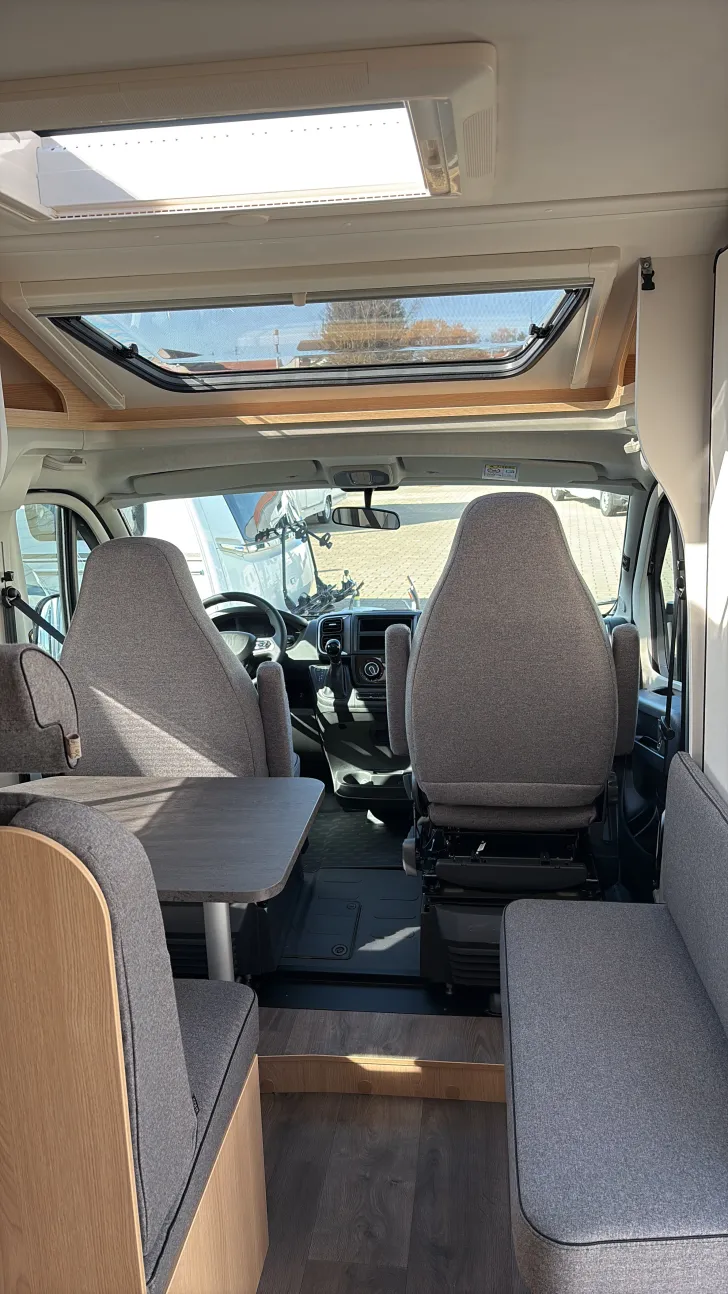Sicht vorne-hinten Sunlight V 67S ADVENTURE EDITION Sofort verfügbar