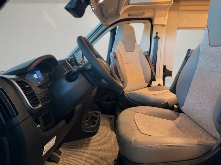 Fahrzeugbild Malibu Charming GT skyview 640 LE RB #7