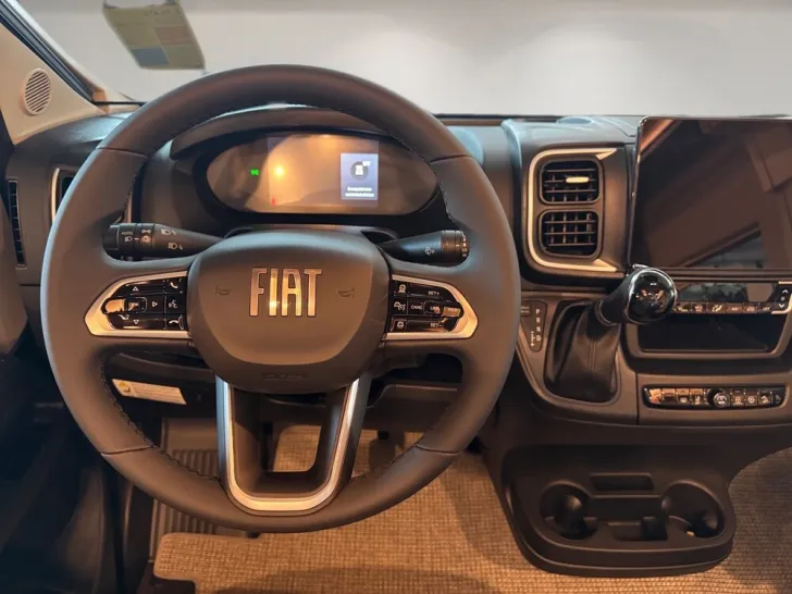 Fahrzeugbild Malibu Charming GT skyview 640 LE RB #8