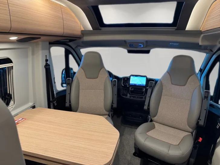 Fahrzeugbild Malibu Charming GT skyview 640 LE RB #11