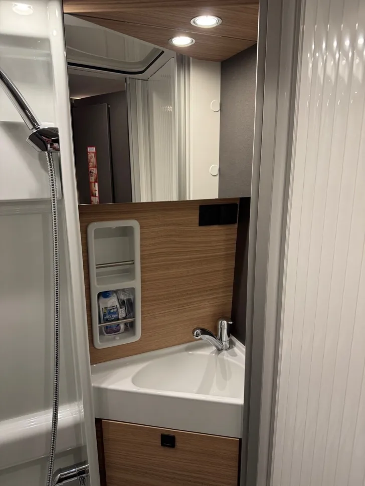 Fahrzeugbild Malibu Charming GT skyview 640 LE RB #15