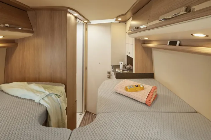 Fahrzeugbild Malibu Van First Class - Two Rooms 640 LE RB #5