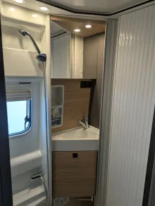 Fahrzeugbild Malibu Van First Class - Two Rooms 640 LE RB charming GT skyview ff4 180 PS/Automatik, 184 #17
