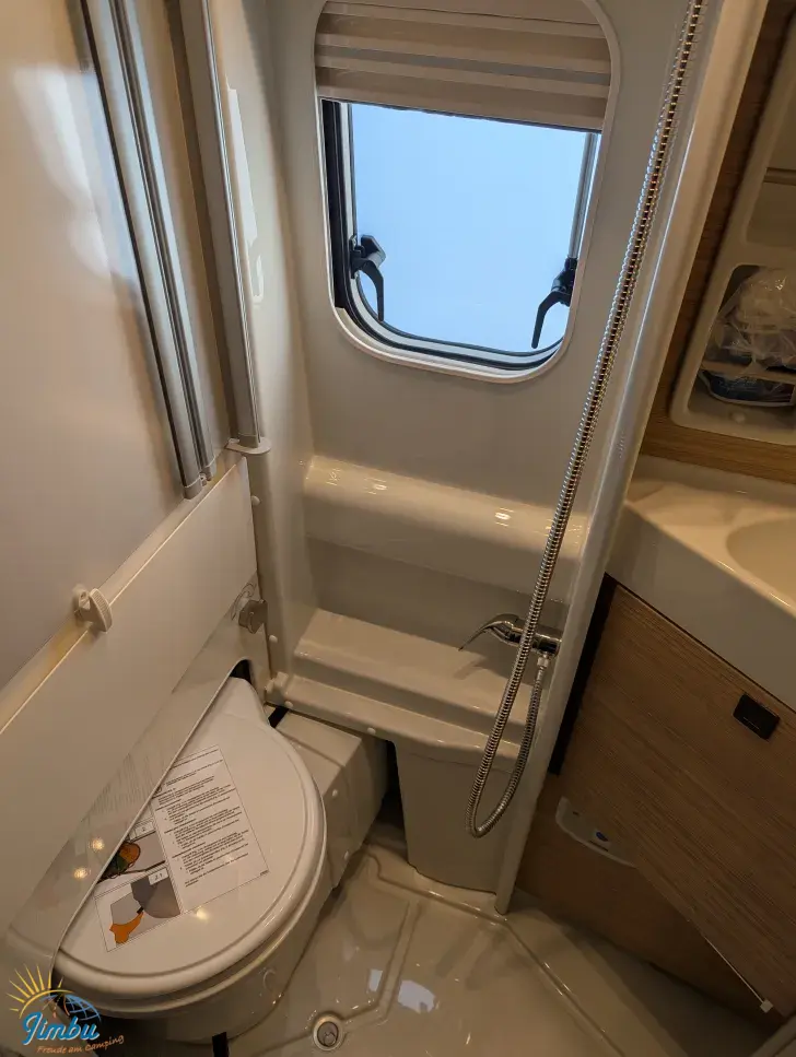 Fahrzeugbild Malibu Van First Class - Two Rooms 640 LE RB charming GT skyview ff4 180 PS/Automatik, 184 #18