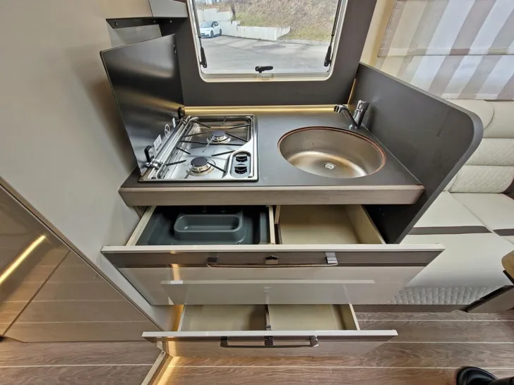 Fahrzeugbild Roller Team Zefiro Power Edition 287 P 180PS* ACC*SAT*LITHIUM* #5