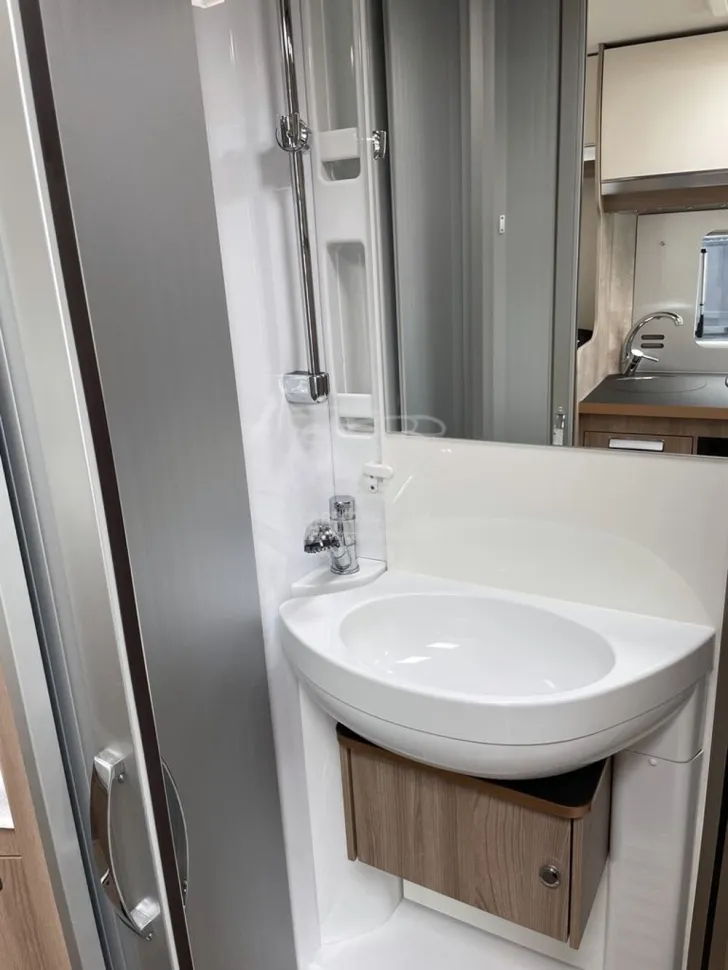 Fahrzeugbild Laika Ecovip H 2109 #14