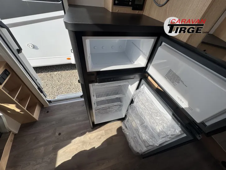 Fahrzeugbild Sunlight Adventure T Ford 670S #10