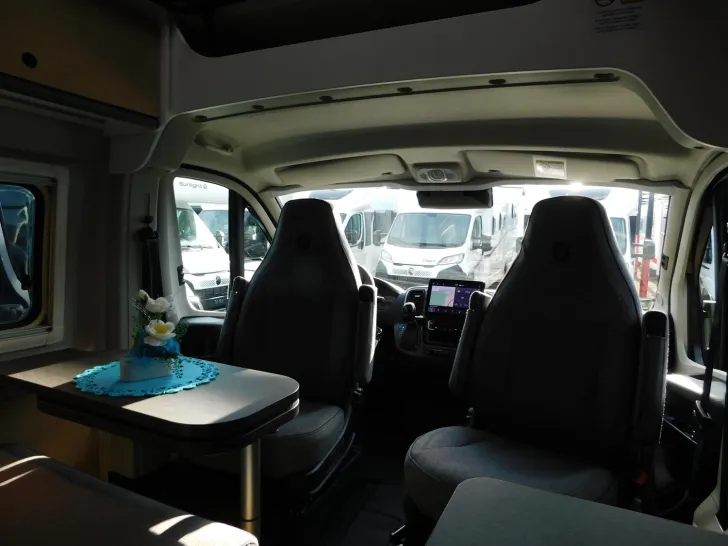 Fahrzeugbild Sunlight Adventure Cliff 540 ACC+Automatik+Navi+Combi4D #13