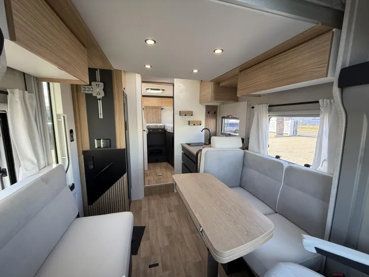 Fahrzeugbild Mooveo Tei 72EBF Elysee Spring Edition #9